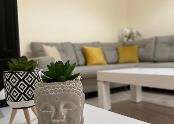 With Balcony شقة *